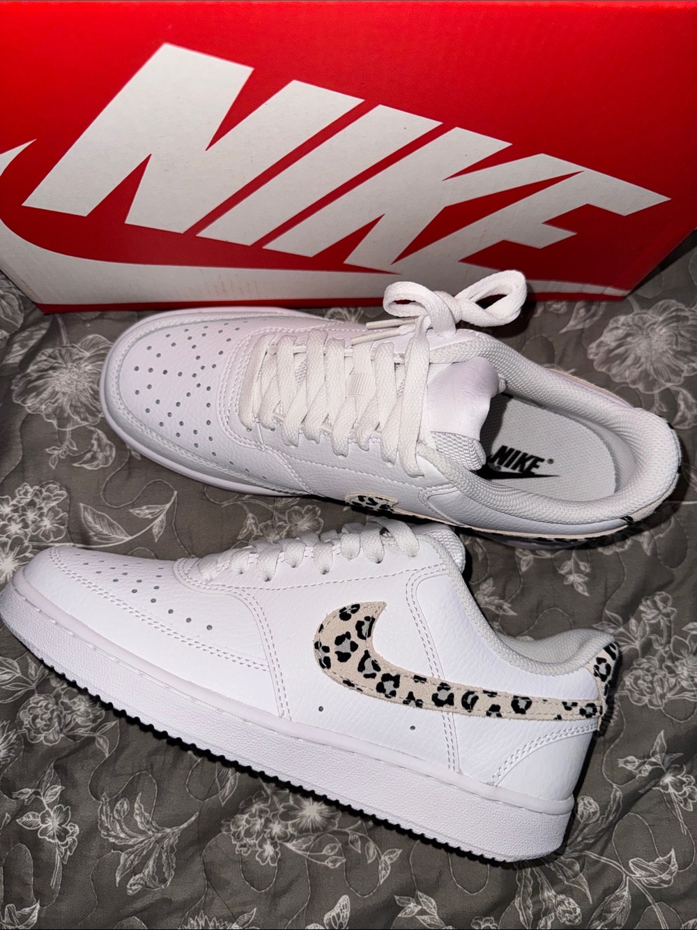 Nike White Women's Low-Top Sneakers with Leopard Swoosh - Picture 1 of 4